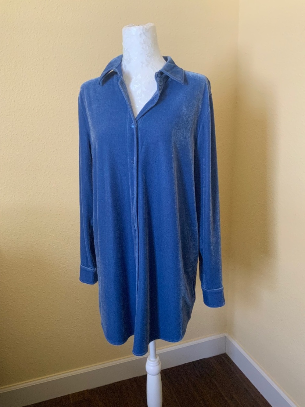 Soft Surroundings Blue Velvet Boyfriend Tunic Size M